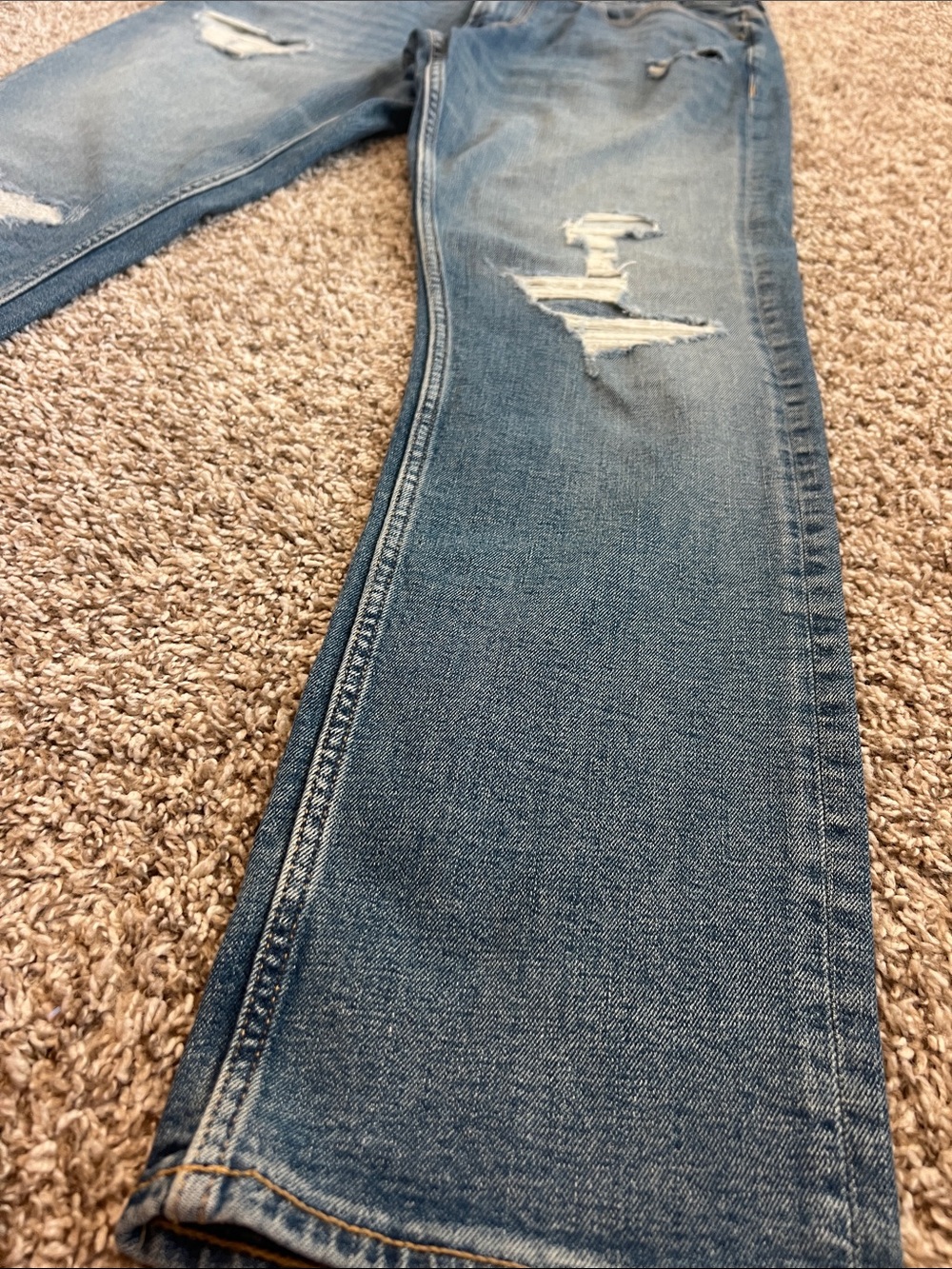 NWOT! Old Navy Men's Blue Distressed Denim Slim Cut Jeans 36 x 32 - Picture 6 of 12